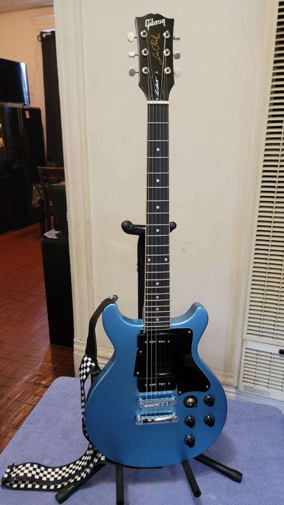 GIBSON RICK BEATO LES PAUL  SPECIAL DOUBLE CUTAWAY COPYCAT ELECTRIC GUITAR IN BLUE MIST COLOR, GUITAR IS NOT ORIGINAL. 