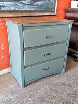 Dresser