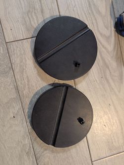 Threaded plugs used for electrical floor boxes