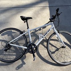 Trek FX Hybrid Road Bike Sport 17” FX4 