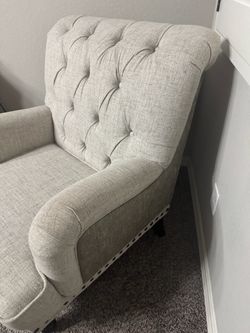 Nice accent Chair!