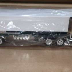 Taylor Made Trucks 1/32 Scale Tanker Truck With Lights And Sound. 