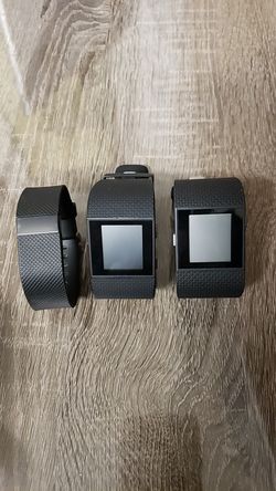 2xFitbit Surges, 1 Fitbit Charger Hr