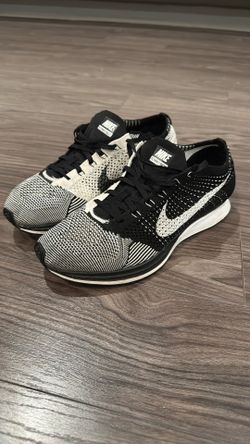 Nike Flyknit Racer Size 9.5 Men’s