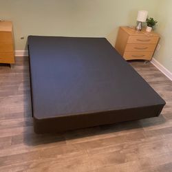 Box Spring Full Size. New From Factory, Also Available In Twin-Queen-King and Cali-King Same Day Delivery