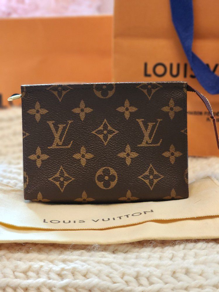 Louis Vuitton Toiltry  Bag 15