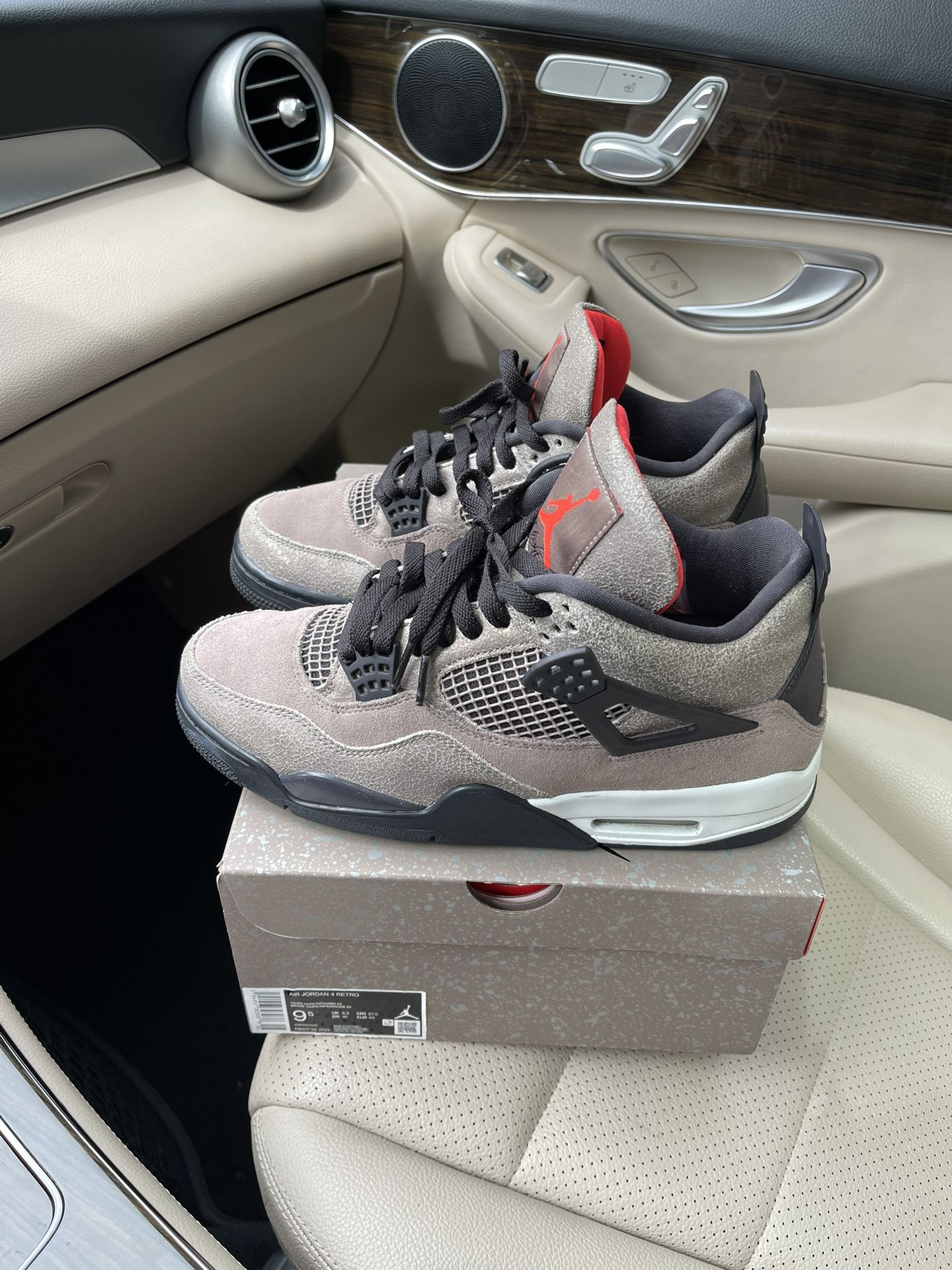 Air Jordan 4 Retro ‘Taupe Haze’ Sz 9.5 Used 100% Authentic