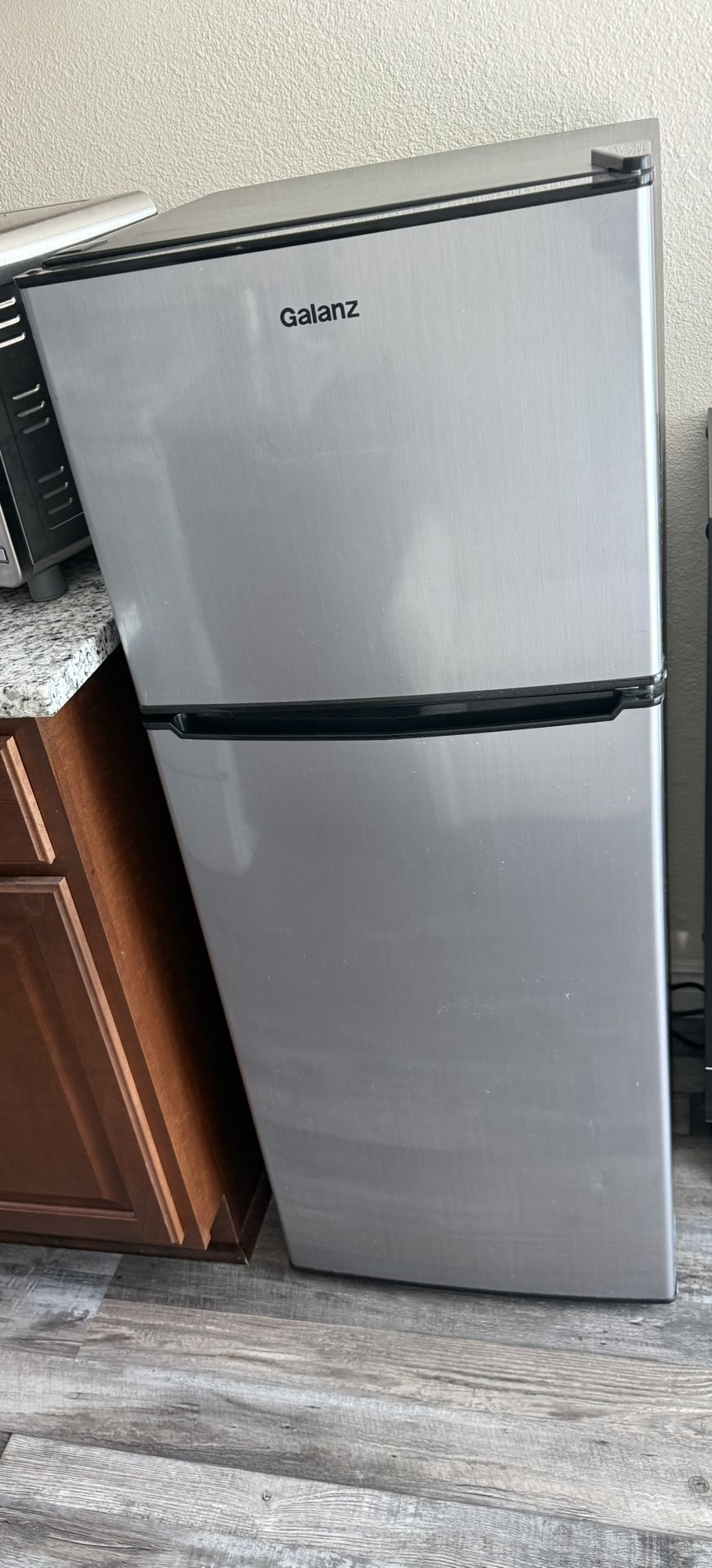 Galanz 4.6 Cu Ft Mini Fridge