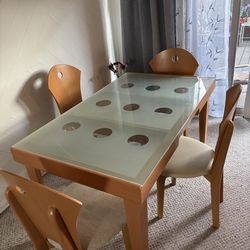 Contemporary dinette set with four chairs