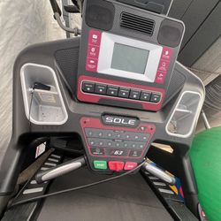 SOLE F63 TREADMILL