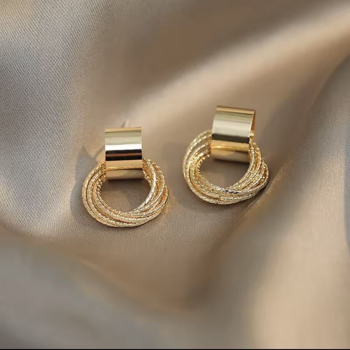 Gorgeous Retro Metallic Gold Color Earrings 