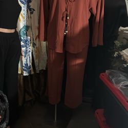 New Two Piece Size Large 