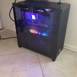 CUSTOM GAMING PC/ AMD Ryzen 7 9700X 3.8GHz (Up to 5.5GHz) 8 Cores, 16
