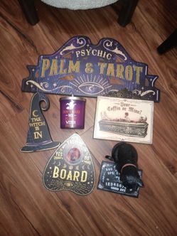 6 piece Set Halloween Psychic decorations $65