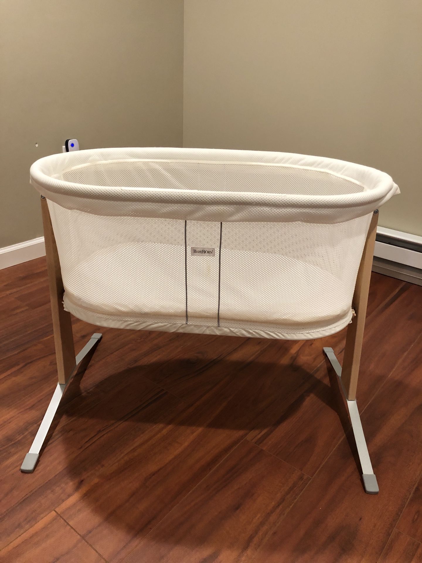 Babybjorn cradle in white
