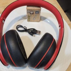 ●●●●●●HEADPHONES ●●●●●●●