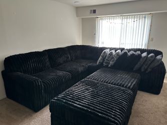 Midnight-Madness 3-Piece Sectional