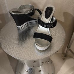 Normal Used Woman Shoes 7 Guess Black