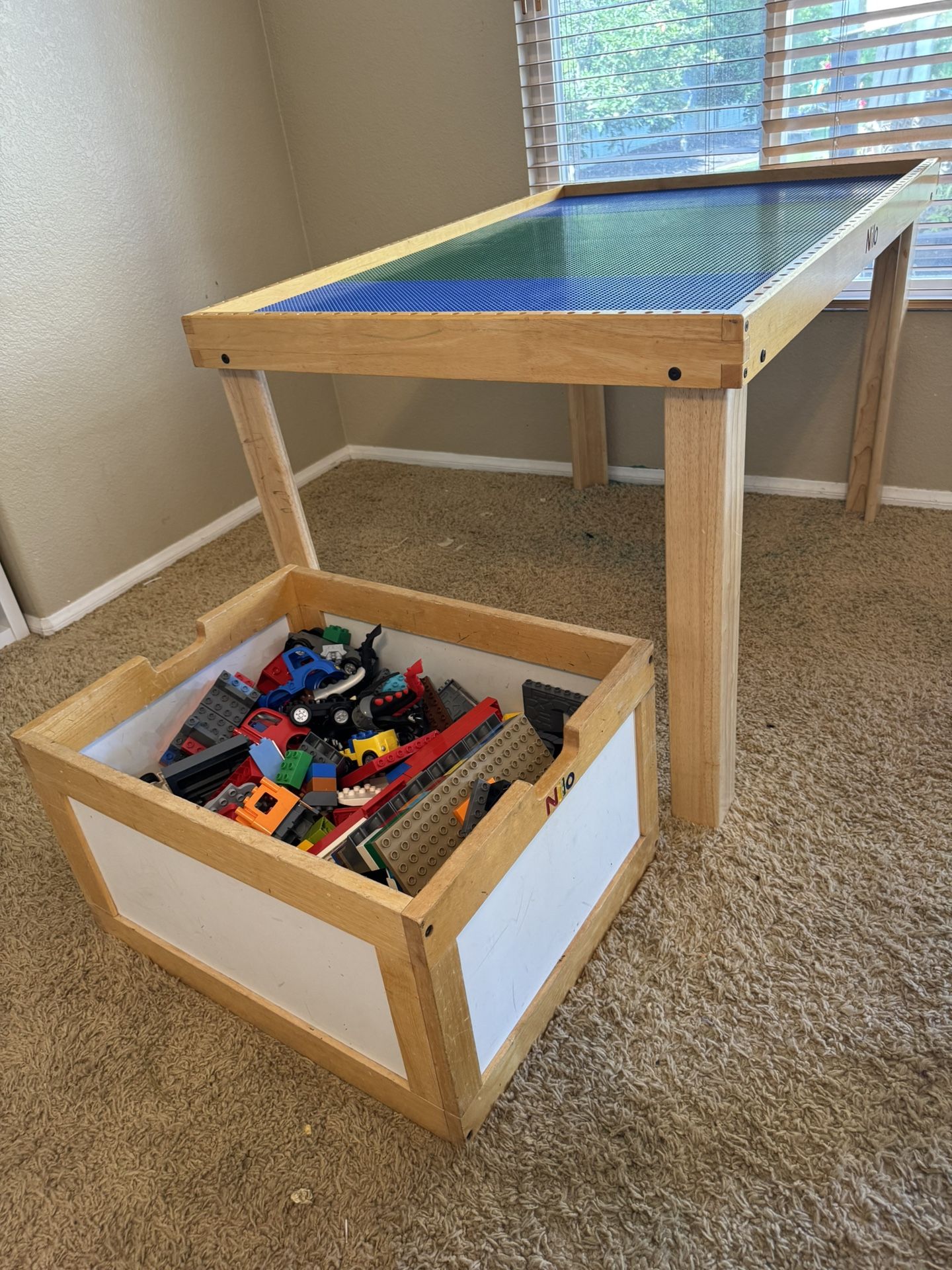 Nilo Lego/trainer/activity/play table