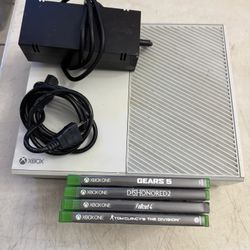 500GB Xbox One White Console Adapter And 4 Games 