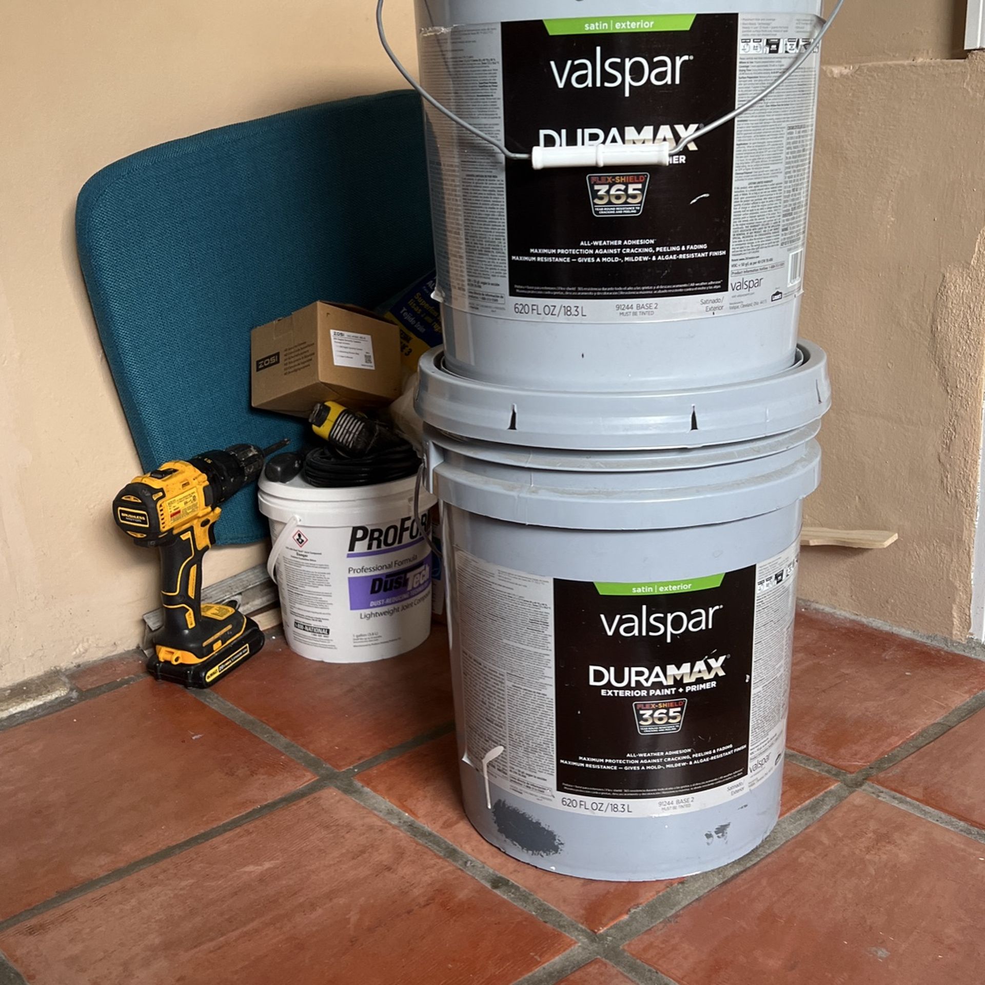 5 Gallon Gray Exterior Paint for Sale in Oakland Park, FL OfferUp