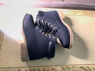 Size 10 boots (new)