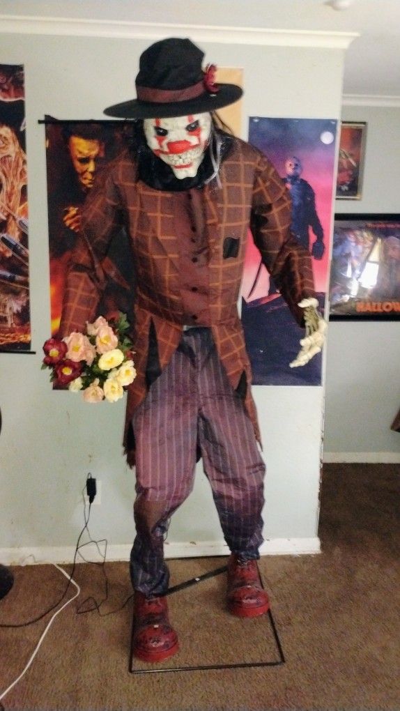 Halloween Animatronic Up For Sale With Their Halloween Animatronics Scary Clown