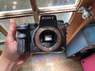 Sony  a700 body(not tested, assuming not functional and for parts)