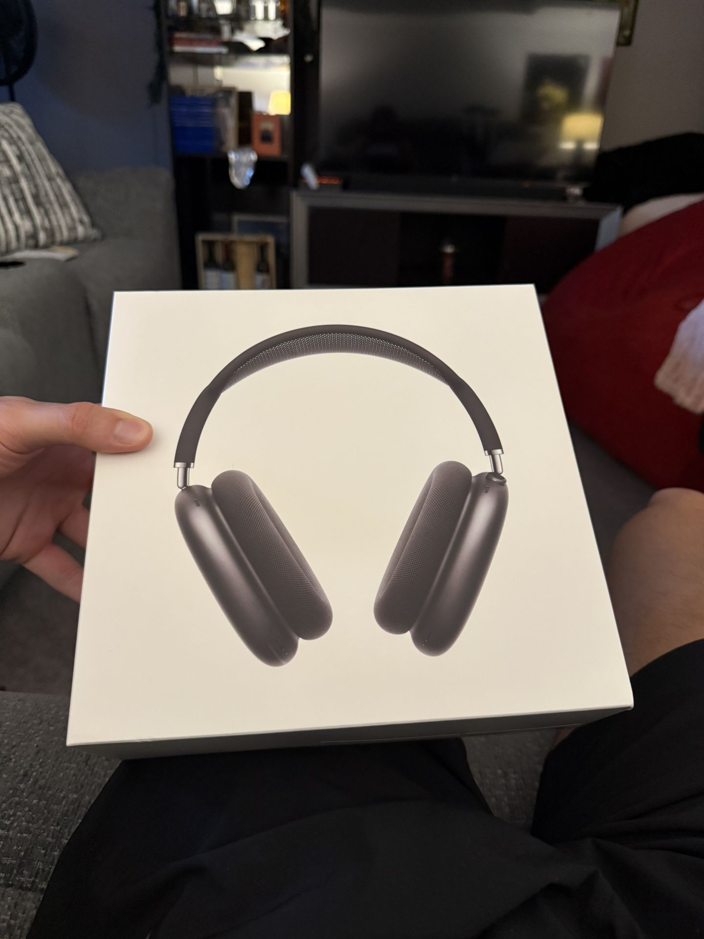 AIRPOD MAX’S AVAILABLE FOR TRADE OR MONEY (read description)