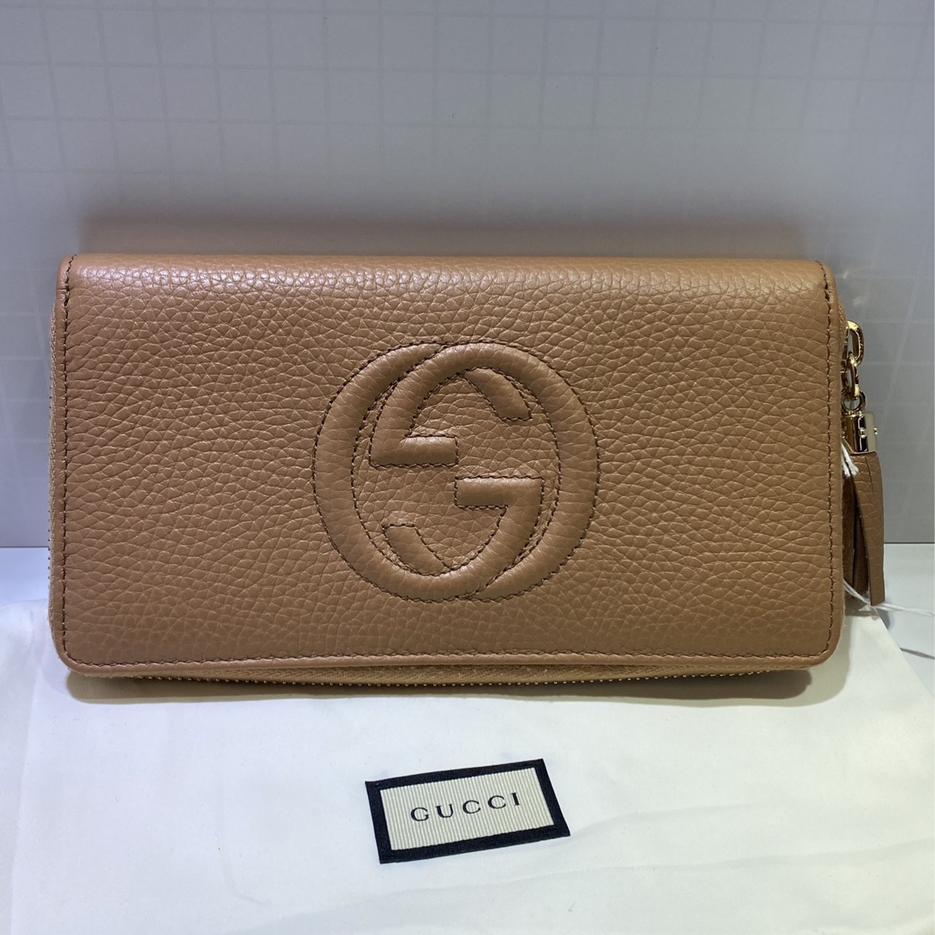 Gucci Soho Zip Wallet 