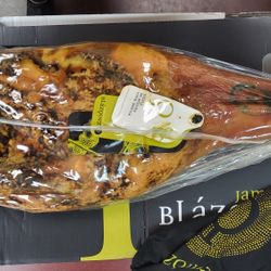 Jamon Iberico De Bellota / Acorn Feed Shoulder Ham