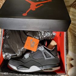 Jordan 4 Retro  Bred 2019  Worn Once  Size 11 $280