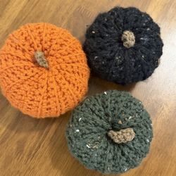 Set of 3 Knit Decorative Pumpkins 