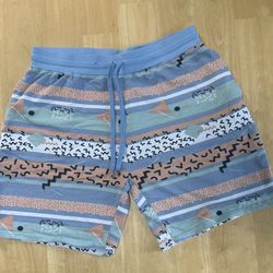 Retro Style No Boundaries Shorts – Size M (32–34)