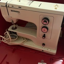 Bernina vintage Type 830 Sewing Machine 