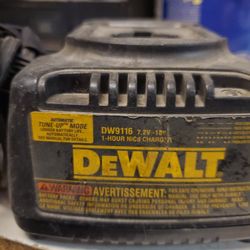 Dewalt Charger 18 Volt
