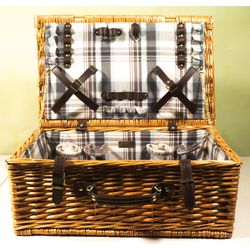 Four a person picnic basket