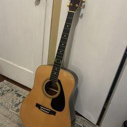 YAMAHA FD02 acoustic guitar 
