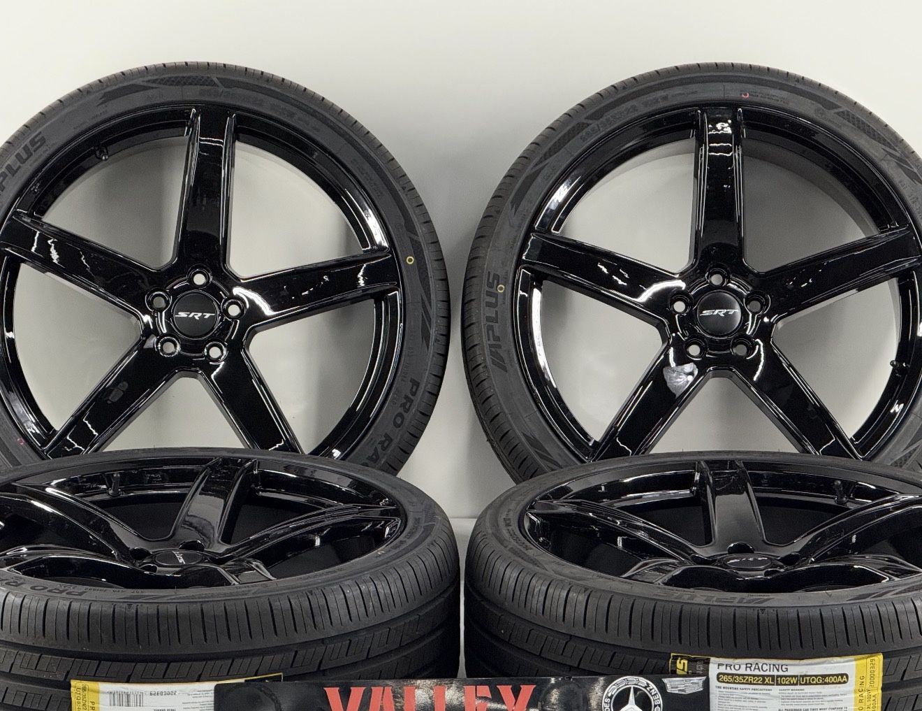 22” HELLCAT 5 Spoke 22x9 5x115 mm Gloss Black Limited Edition -$1600$ Cash and Carry Package Or 995$ Wheel Exchange with 20” Return Flash Sale