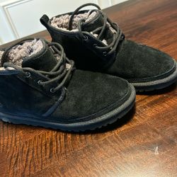 Women UGGS Size 8 Great Condition Barely Worn