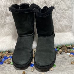 UGG Bailey Bow Boots Size 10 SN 1002954