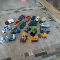 20 Hot Wheels - Ice Cream Truck, Forklift, Buses, Tracker, And More