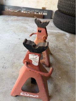 Pair of 6 ton floor jacks