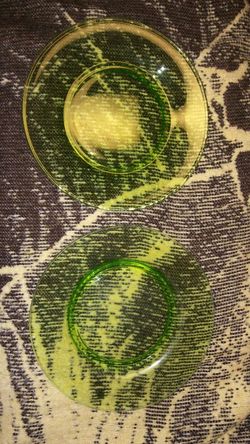 Vintage Vaseline green glass 8 1\2" salad plate