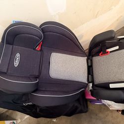 2 Baby Walkers ,2 Boosters, Bouncer Chair Baby Infats , Nursing Pillow , See Below Price 