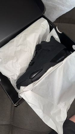 Jordan 4 Black Cat Size 10.5