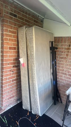 king bed frame and box spring