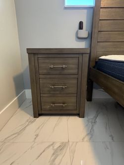 Full Bed frame with twin bed on the bottom