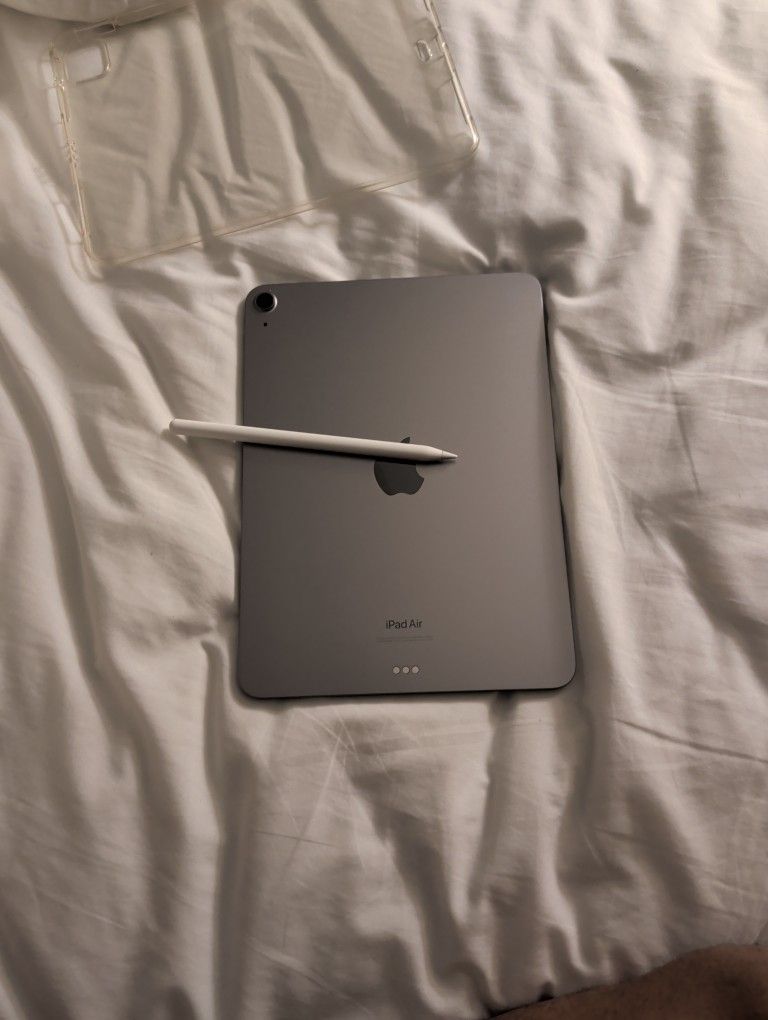 iPad Air M2 And Apple Pencil Pro