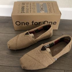 TOMS Classics Natural Burlap Wmn 5